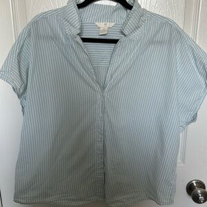 H&M button up light blue shirt (Large)
